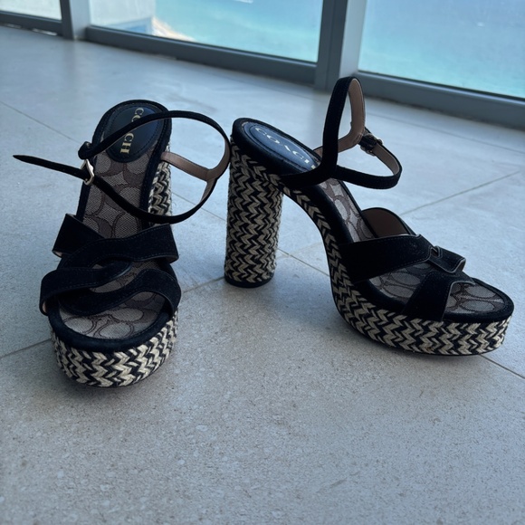 Coach sandals size 8 - Picture 2 of 3